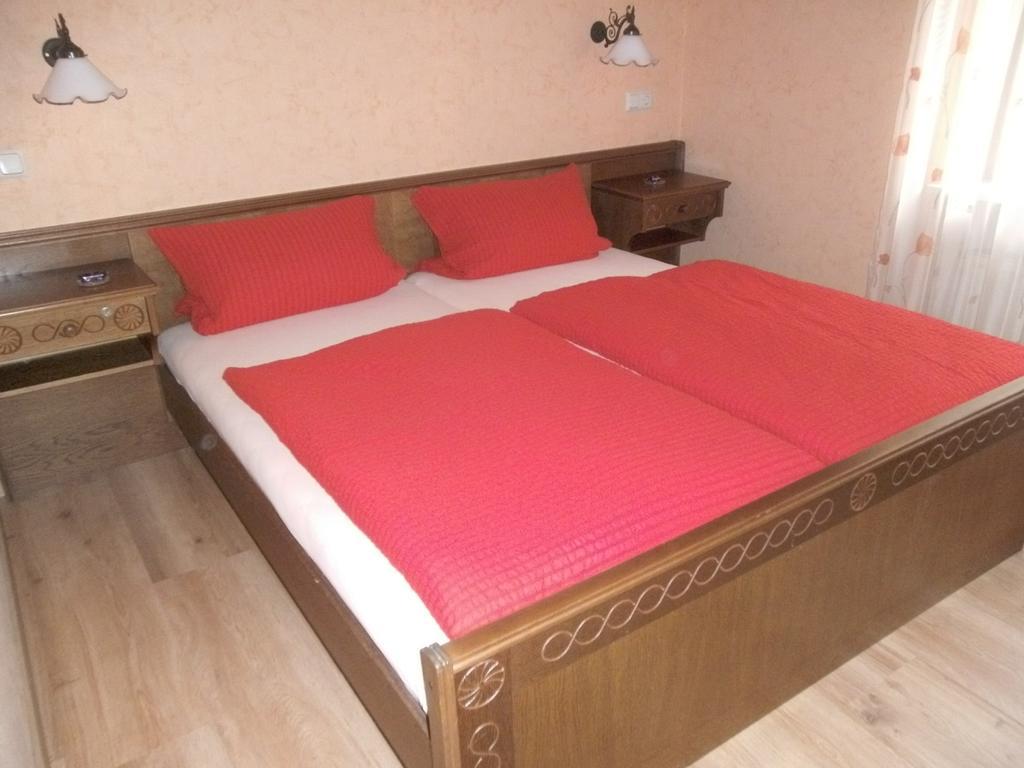 Pension Waldfrieden Maring-Noviand ห้อง รูปภาพ