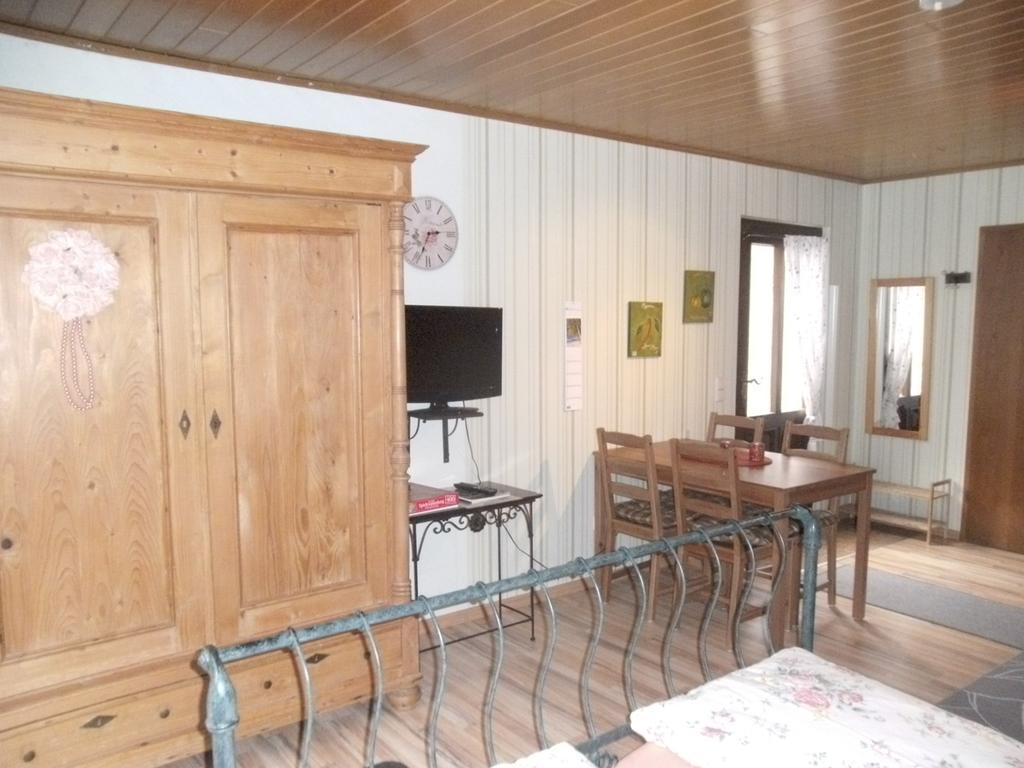Pension Waldfrieden Maring-Noviand ห้อง รูปภาพ