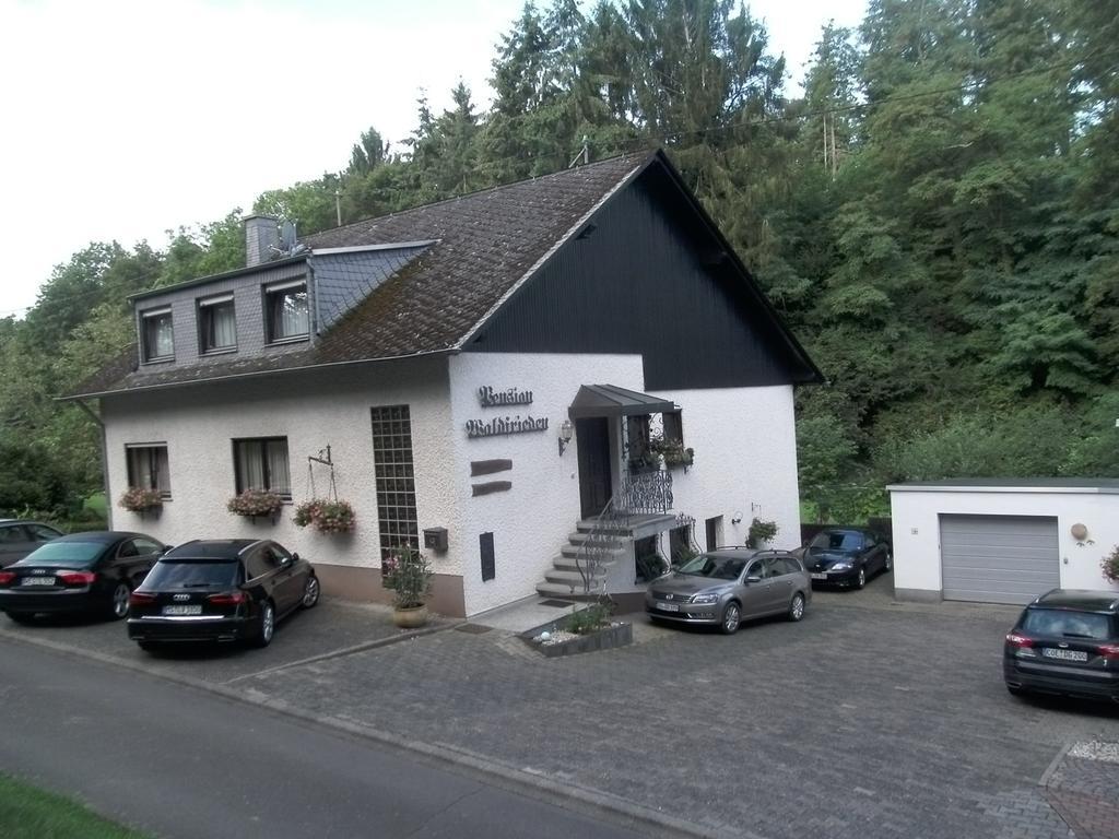 Pension Waldfrieden Maring-Noviand ภายนอก รูปภาพ