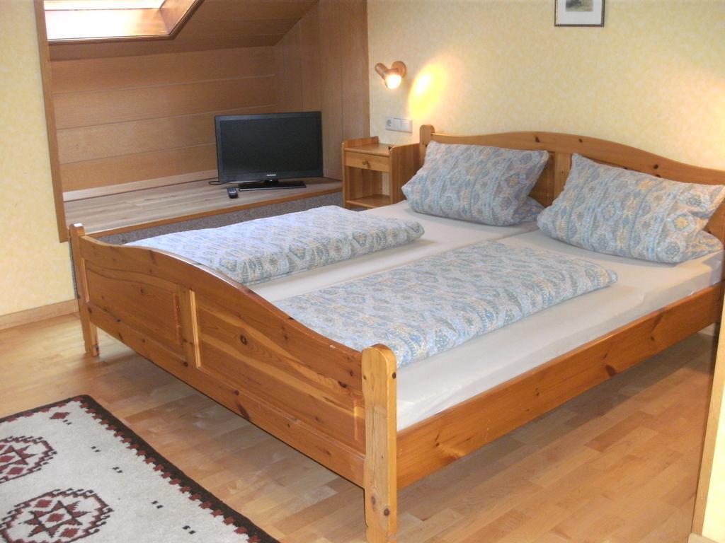 Pension Waldfrieden Maring-Noviand ภายนอก รูปภาพ