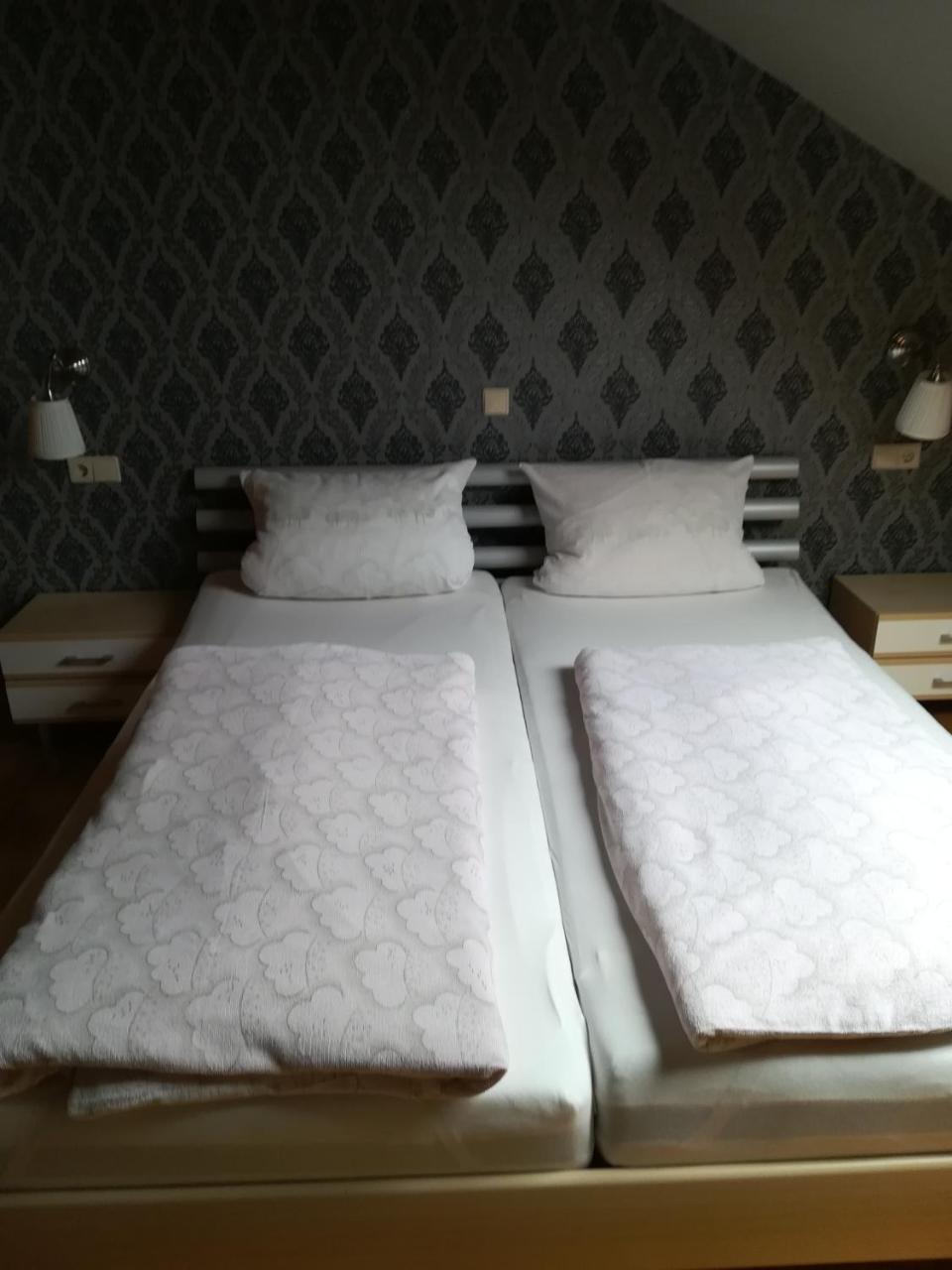 Pension Waldfrieden Maring-Noviand ภายนอก รูปภาพ